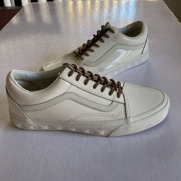 VANS Women’s Old Skool White Patent Leather Sneakers Size 7 - Picture 5 of 9